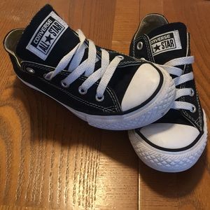 Black converse